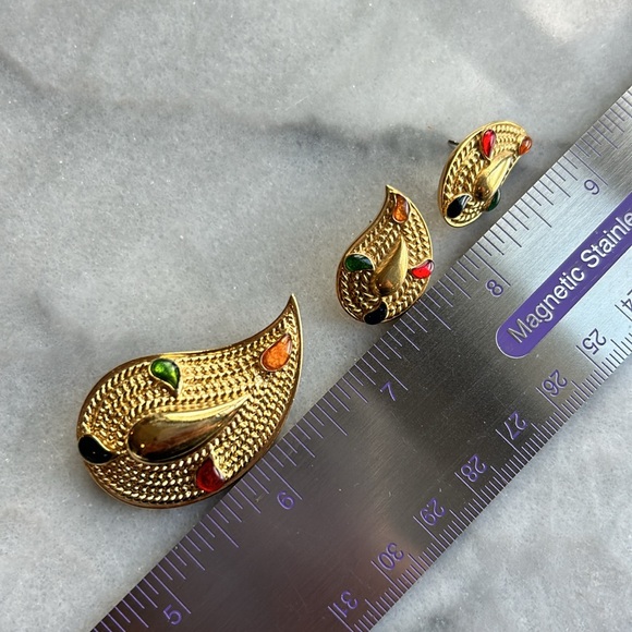 Avon brooch and matching earrings paisley shape enamel goldtone vintage set nice - Picture 11 of 14